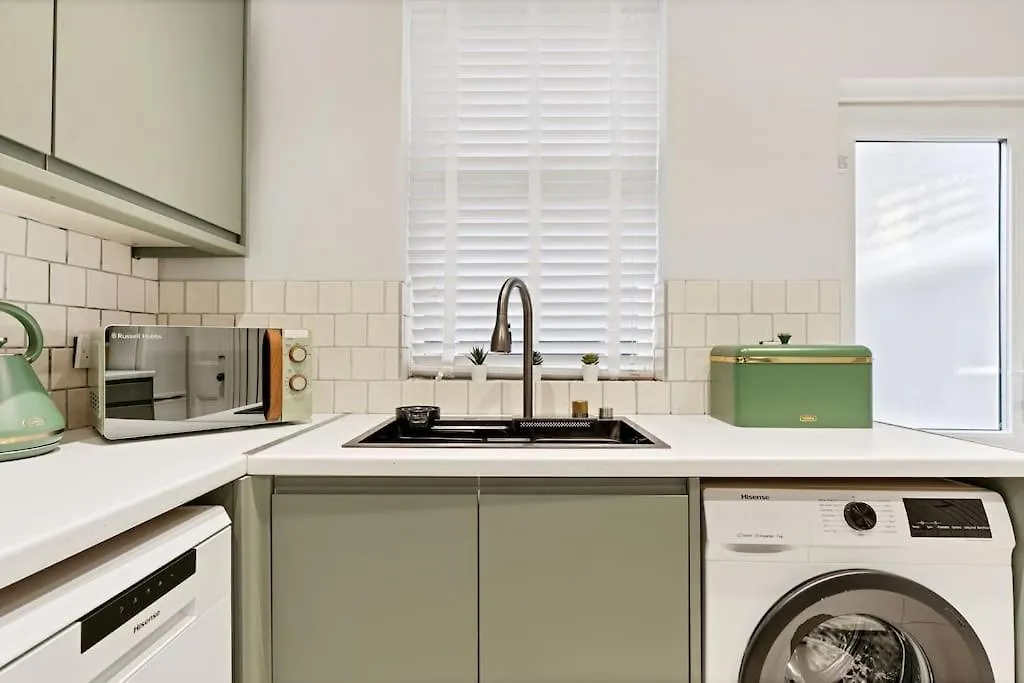 Liz'S 4 Bed House: Close To The Motor Point Arena 诺丁汉 0*,  英国