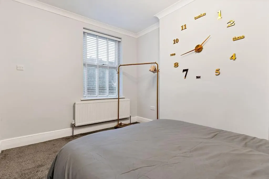 Liz'S 4 Bed House: Close To The Motor Point Arena Nottingham