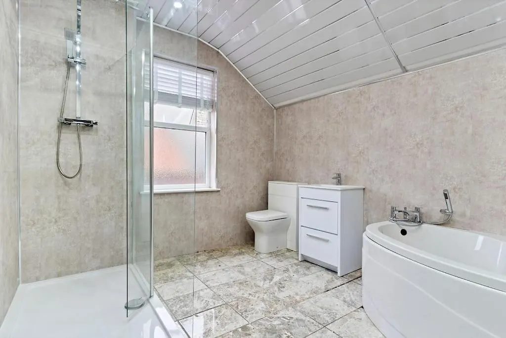 Liz'S 4 Bed House: Close To The Motor Point Arena Nottingham 0*,