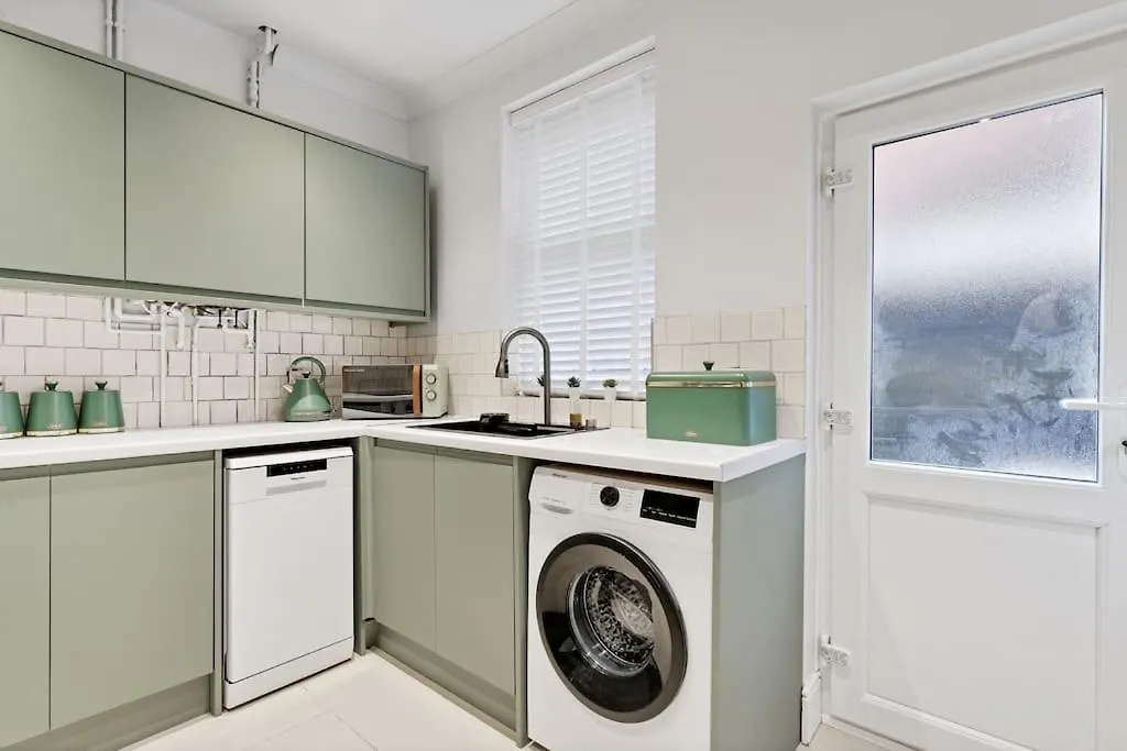 Semesterbostad Liz'S 4 Bed House: Close To The Motor Point Arena Nottingham Storbritannien