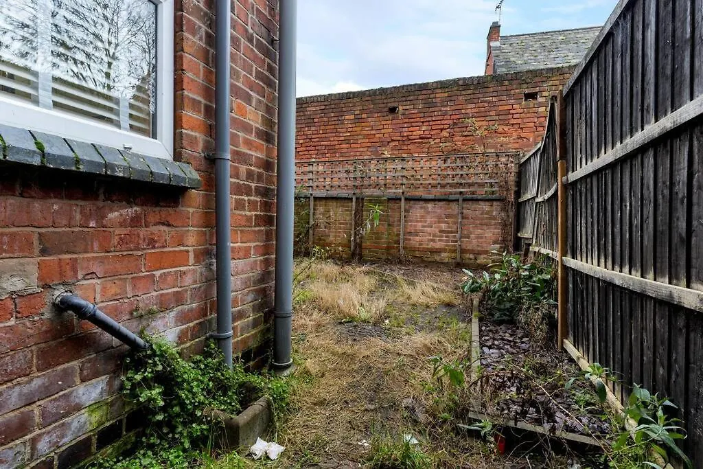 Liz'S 4 Bed House: Close To The Motor Point Arena Nottingham Semesterbostad
